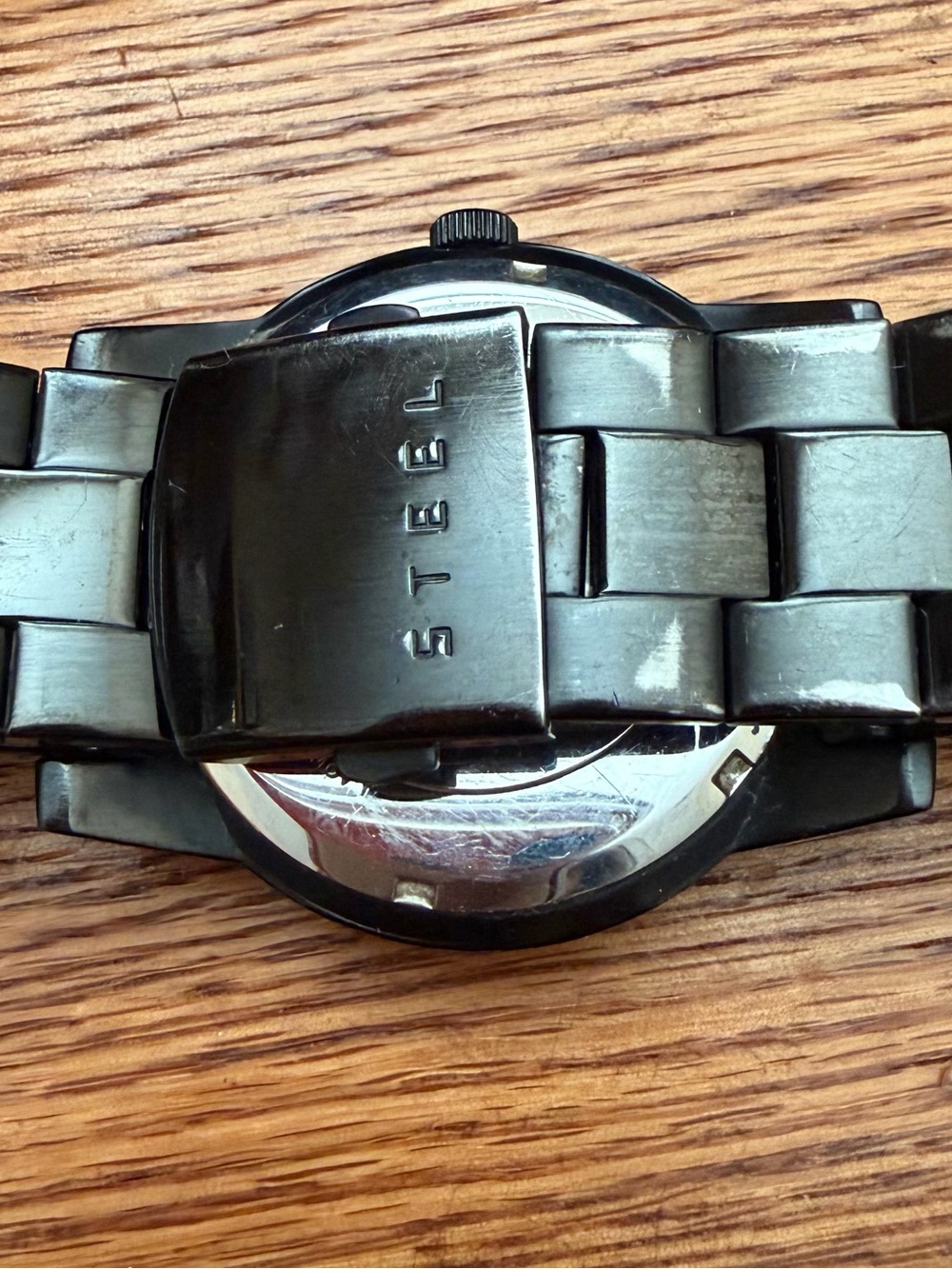 Vintage Lovely Guess Bronze Men's Bracelet Watch with White Accents - Picture 4 of 4